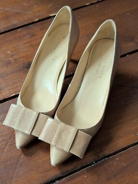 Talbots Beige Pointed-Toe Pumps with Bow Accent